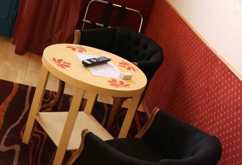 Номер Стандарт, Logis Hôtel Les Pages