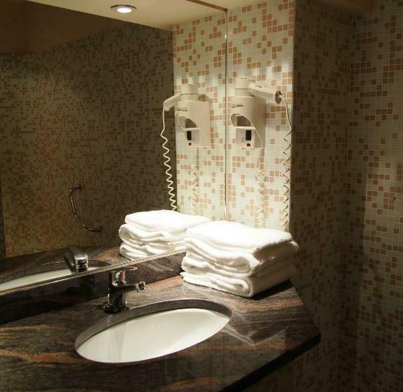 Номер Стандарт, Logis Hôtel Les Pages