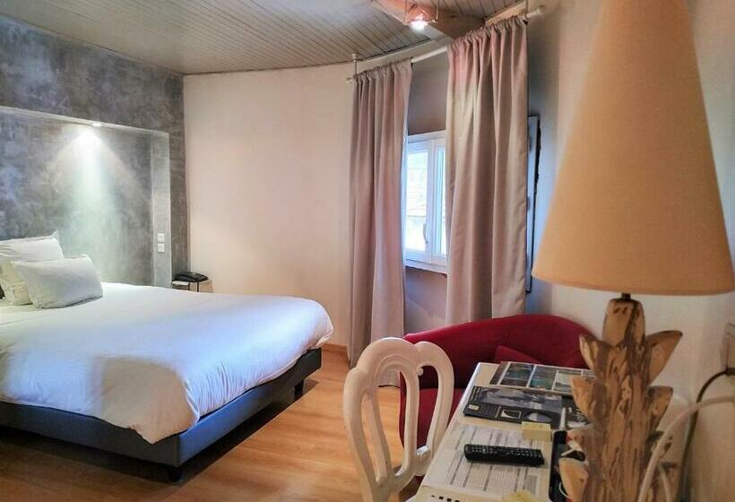 غرفة قياسية, Logis Hôtel Les Pages