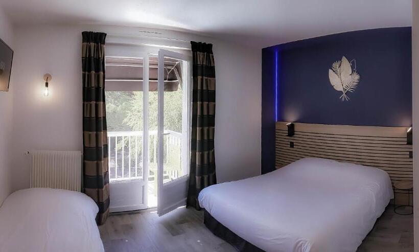 Трехместный Номер Комфорт, Logis Les Charmilles Chalonsursaone Sud