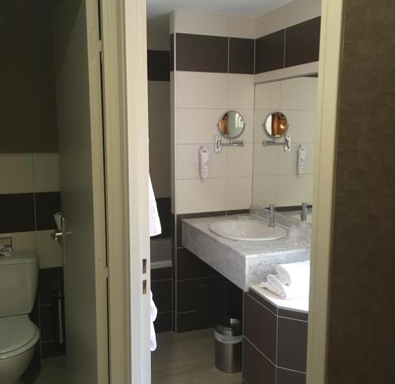 Номер Комфорт, The Originals City, Hôtel Le Boeuf Rouge, Saintjunien