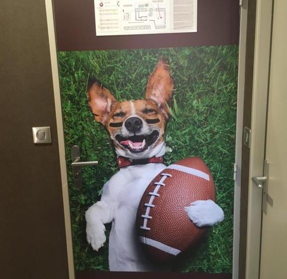 Трехместный Номер Комфорт, The Originals City, Hôtel Le Boeuf Rouge, Saintjunien