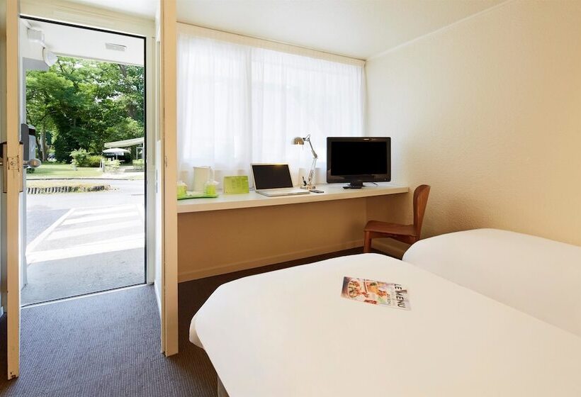Номер Стандарт, Campanile Hotel Compiegne