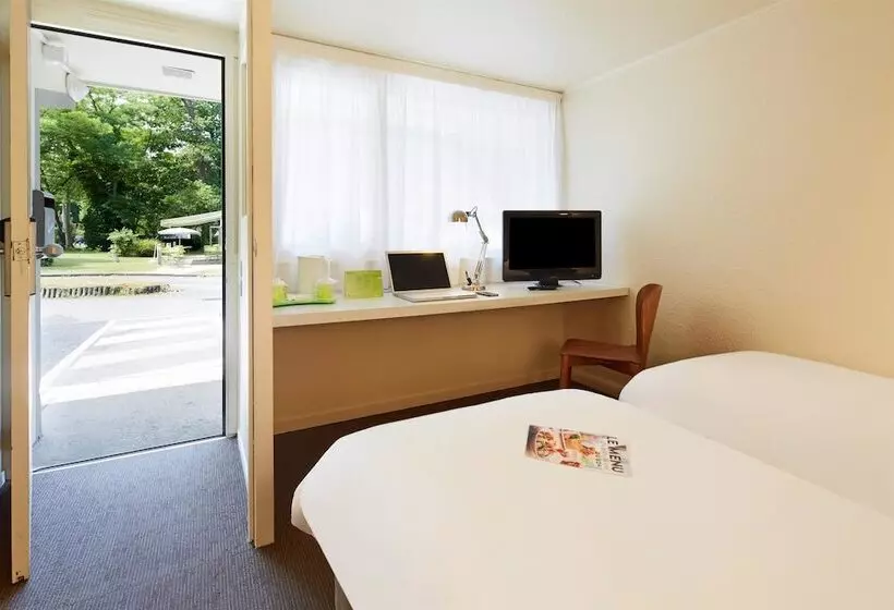 Quarto Estandar, Campanile Hotel Compiegne