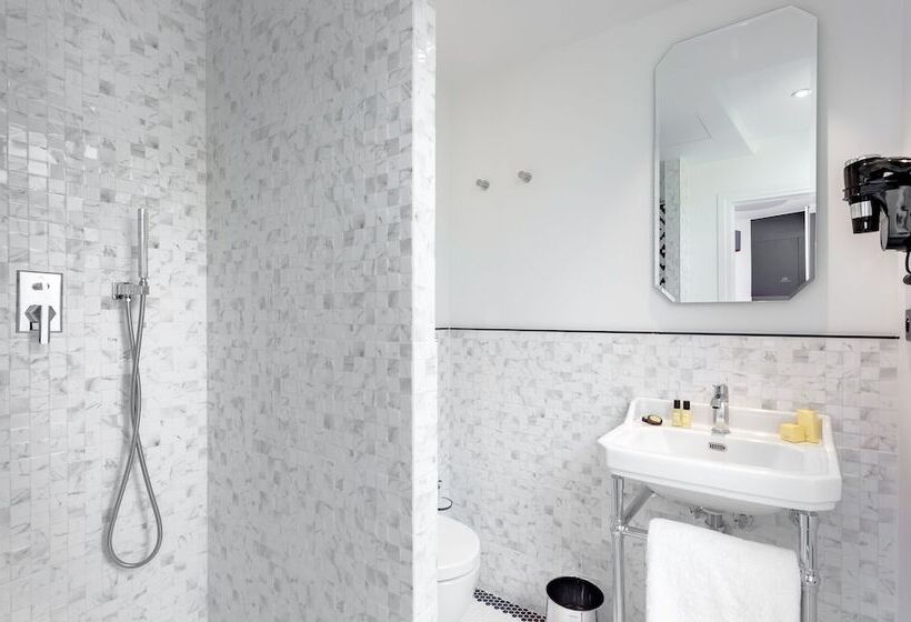 舒适型房间, Clarisse