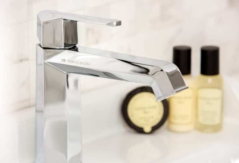 舒适型房间, Clarisse