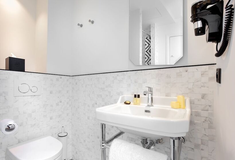 古典房间, Clarisse