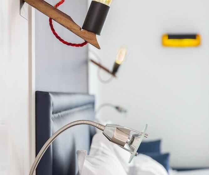 古典房间, Clarisse