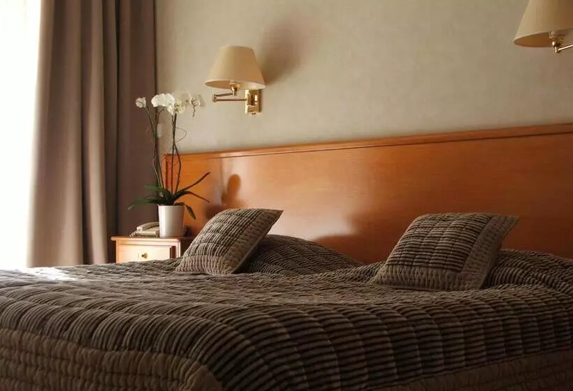 Comfort room with balcony, Diana