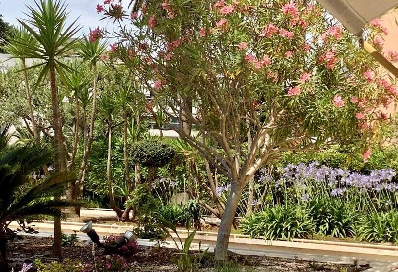 Comfort room with balcony, Diana