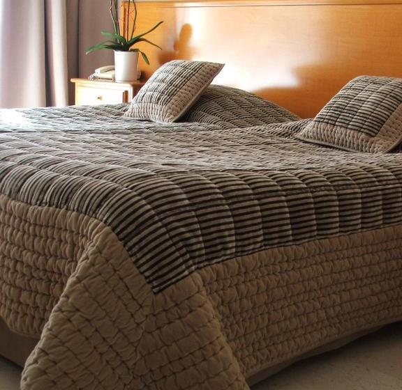 Comfort room with balcony, Diana