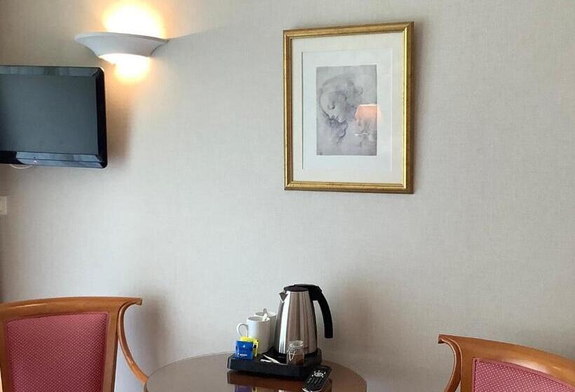 Comfort room with balcony, Diana