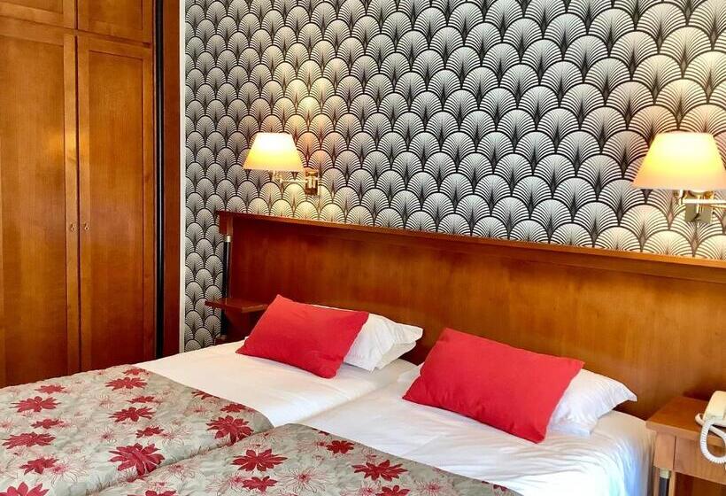 Comfort room with balcony, Diana