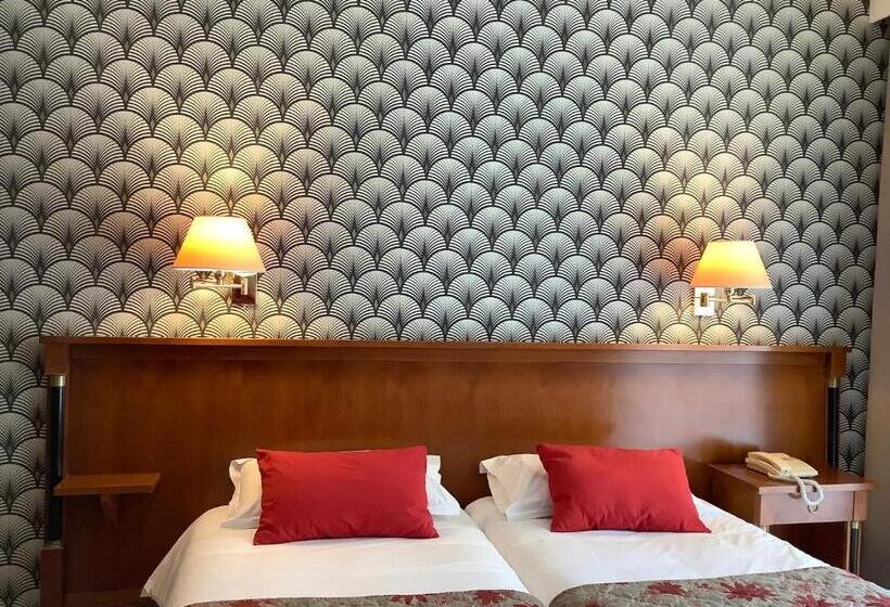 Comfort room with balcony, Diana