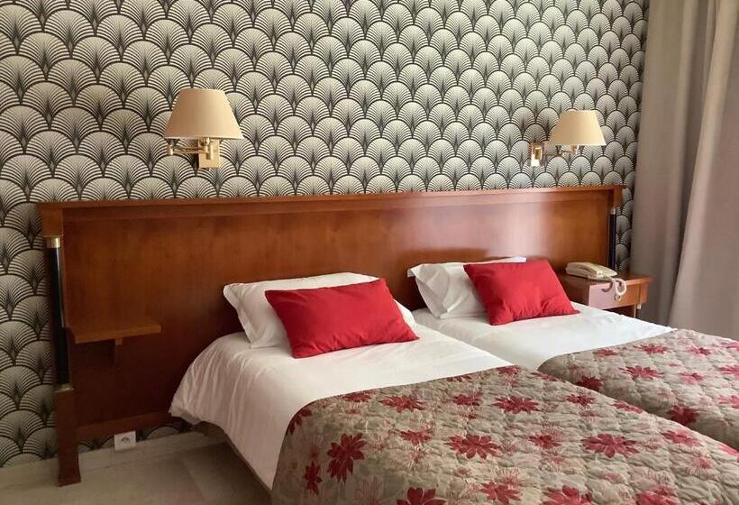 Comfort room with balcony, Diana