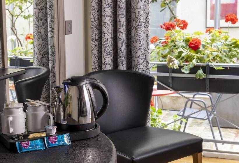 اتاق سوپریور, Du Jeu De Paume