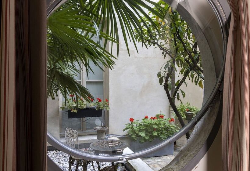 سوییت جونیور, Du Jeu De Paume