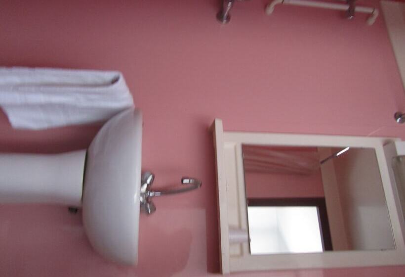 חדר סטנדרט לשלושה, Duchesse Anne