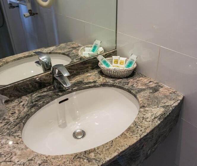 ガーデンビュースタンダードルーム, Hôtel Exelmans