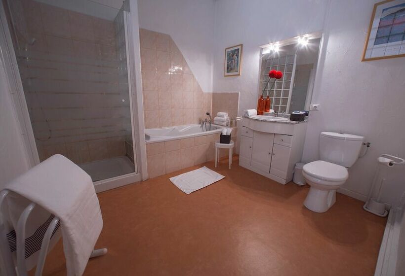 Quarto Quádruplo Estandar, Hôtel Thermal