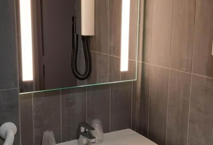 标准间, Ibis Arles