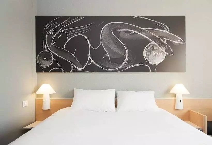 ダブルベッドスタンダードルーム, Ibis Avranches Baie Du Mont Saint Michel