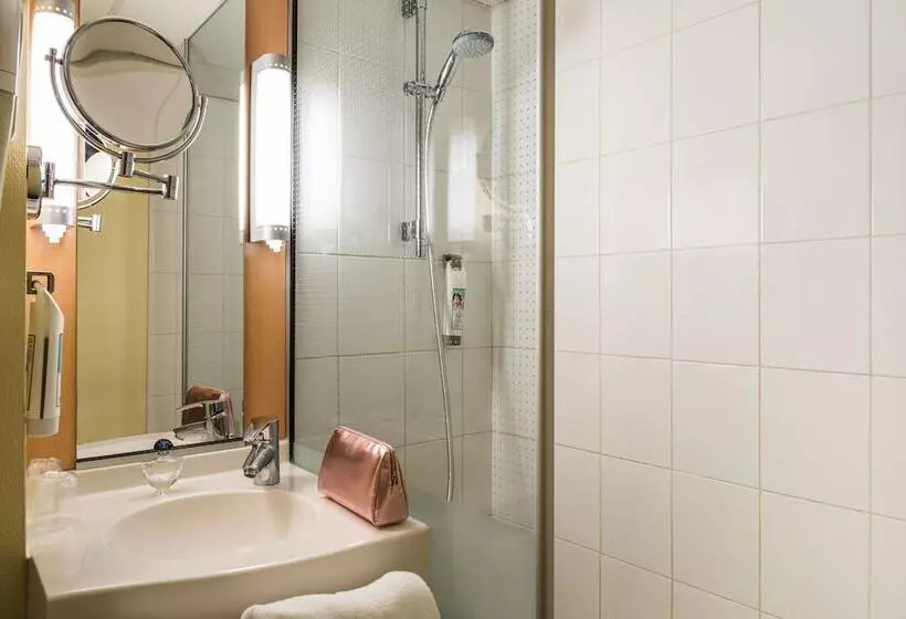 Standard-huone Parivuode, Ibis Paris Pont De Suresnes Longchamp