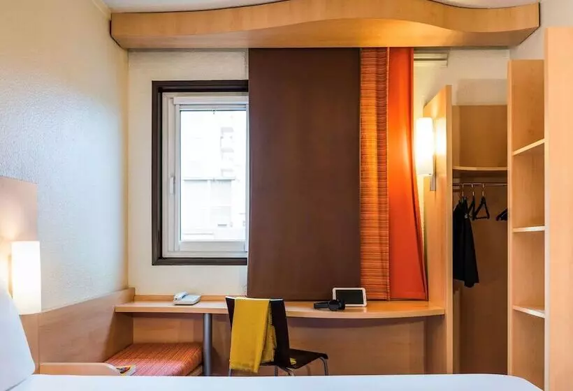 Standard-huone Parivuode, Ibis Paris Pont De Suresnes Longchamp