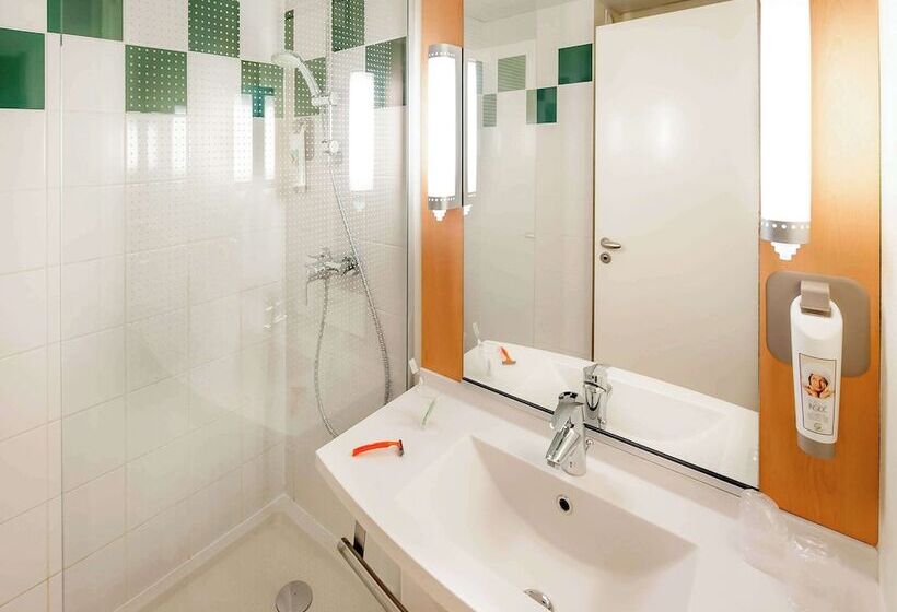 اتاق استاندارد با تخت دوبل, Ibis Vannes