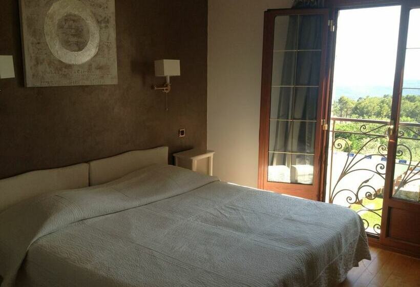 컴포트 룸, La Petite Auberge