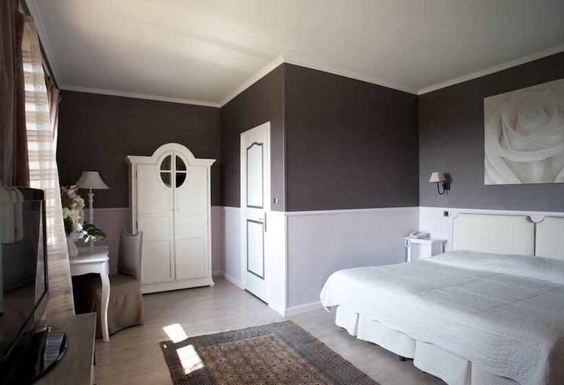 컴포트 룸, La Petite Auberge