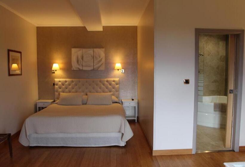 Полулюкс, La Petite Auberge
