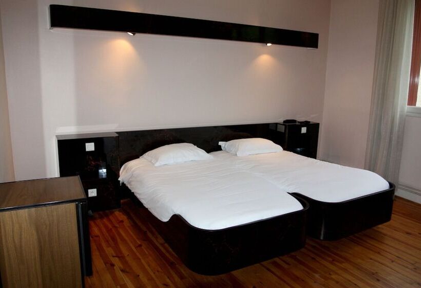 חדר סטנדרט, Logis Hotel Restaurant Des Voyageurs