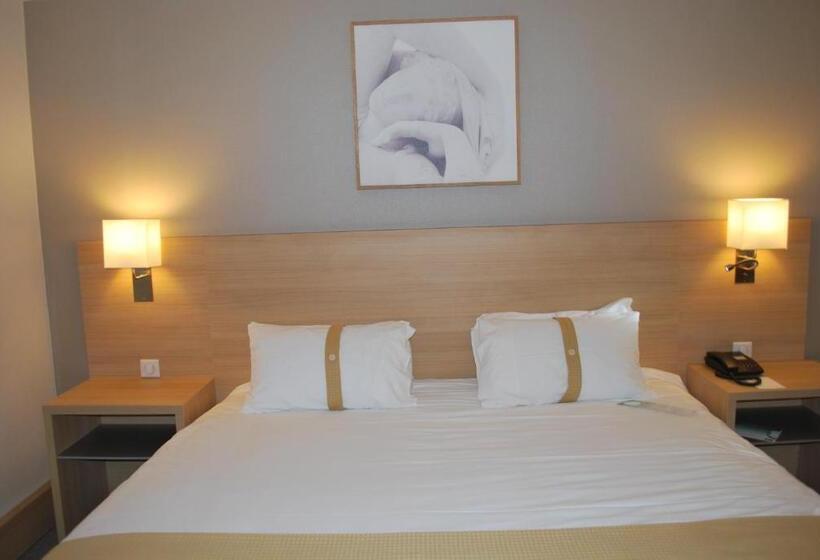 Классический Номер, Mercure Parisvelizy