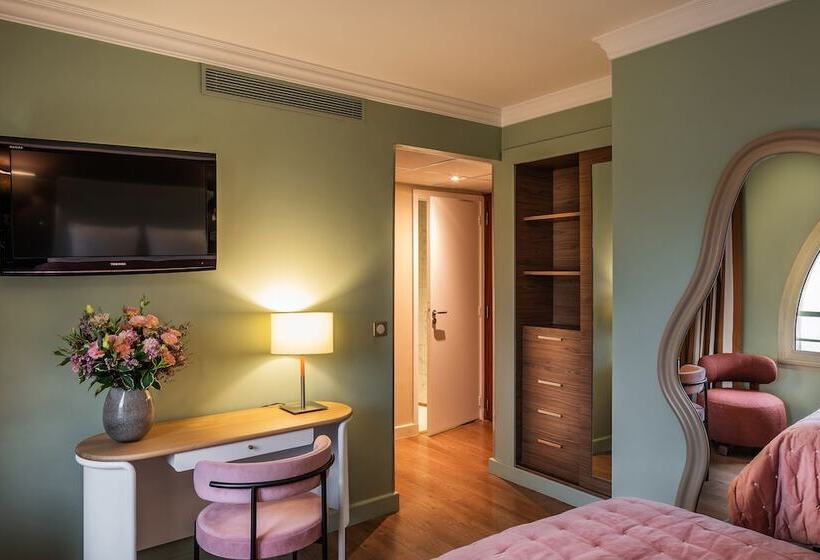 Classic Room, Royal Garden Champs Elysees