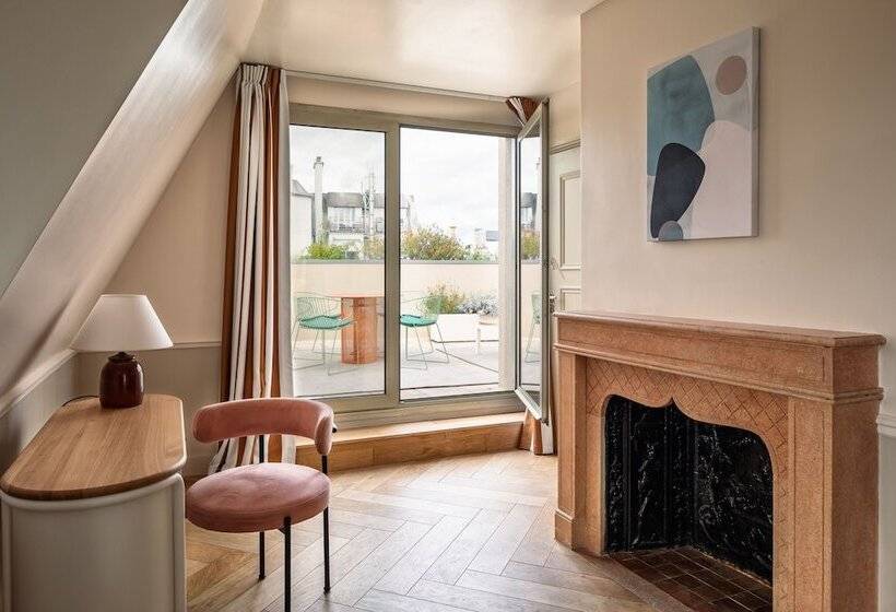 Junior Suite City View, Royal Garden Champs Elysees