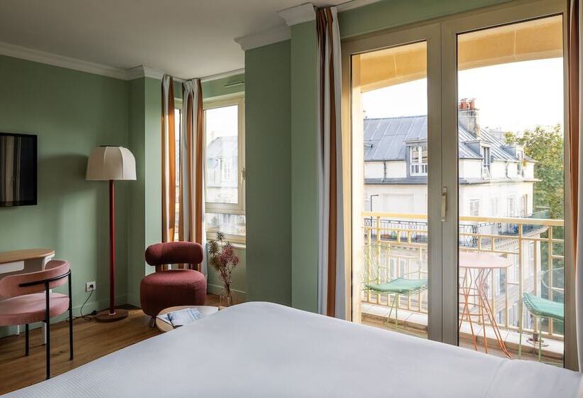 Deluxe Room, Royal Garden Champs Elysees