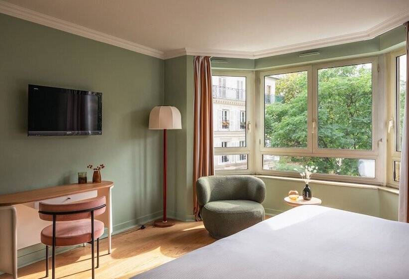 Deluxe Room, Royal Garden Champs Elysees
