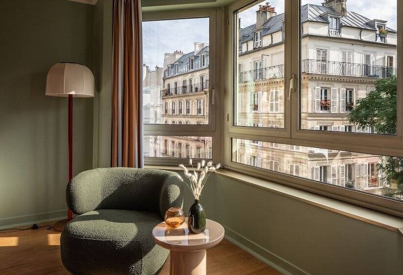 Deluxe Room, Royal Garden Champs Elysees