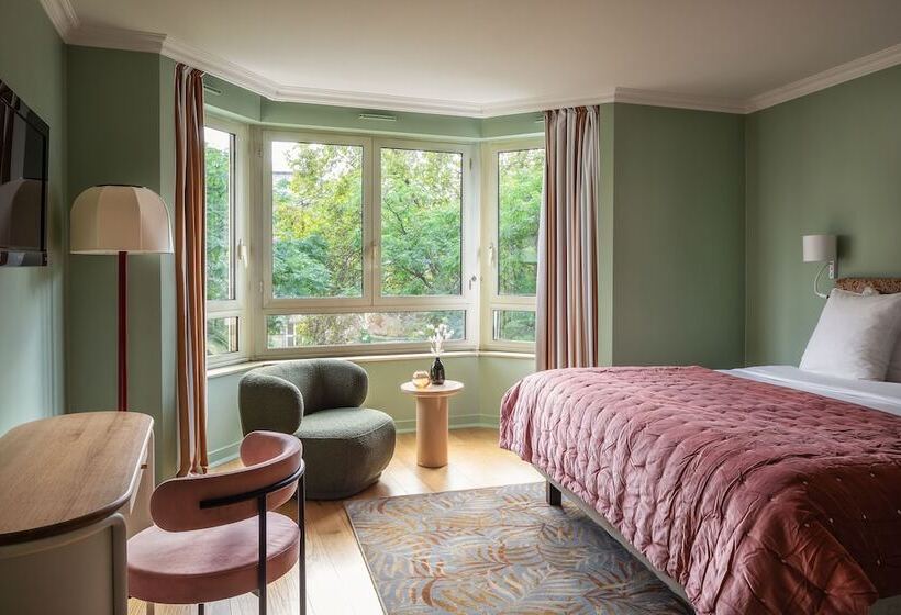 Deluxe Room, Royal Garden Champs Elysees