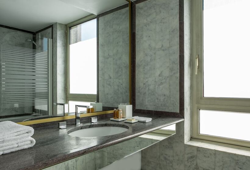 Suite, Royal Garden Champs Elysees