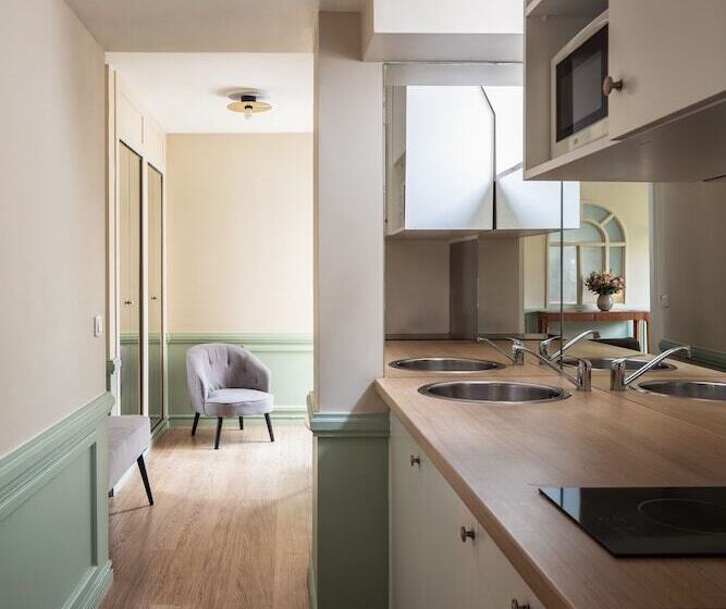 Suite, Royal Garden Champs Elysees