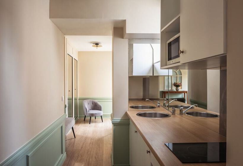 Suite, Royal Garden Champs Elysees