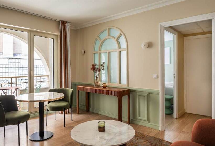 Suite, Royal Garden Champs Elysees