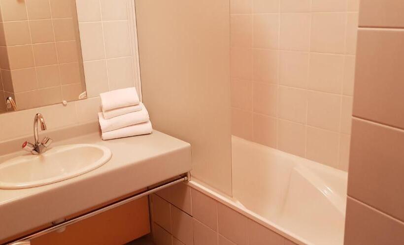 Трехместный Номер Superior, Inter Hotel Salers Le Gerfaut