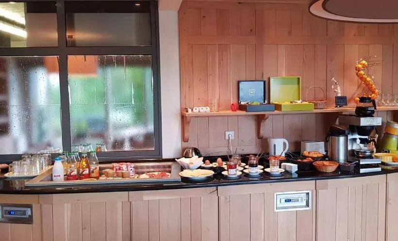 スーペリアトリプルルーム, Inter Hotel Salers Le Gerfaut