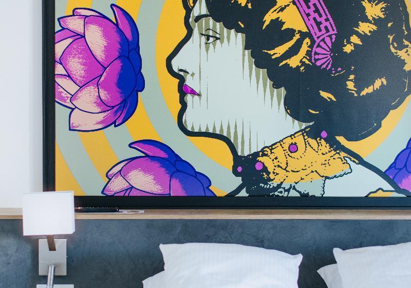 غرفة إدارية ثلاثية, Le Drip S