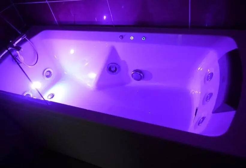 Superior-huone, Hôtel Le Barry, Toulouse Nord