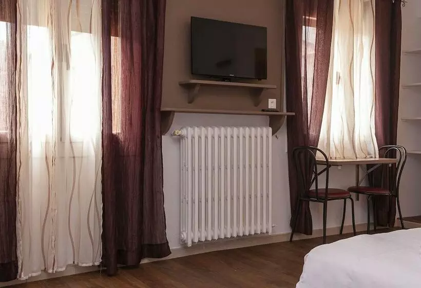 Standard Kolmen Hengen Huone, Le Catalan Hôtel Et Appartements