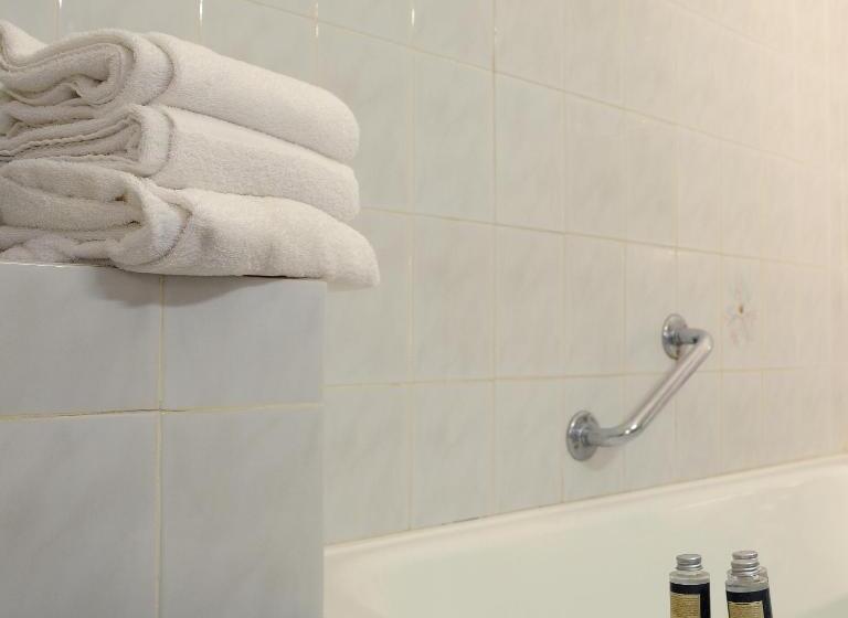 コンフォートトリプルルーム, Hôtel Les Mimosas